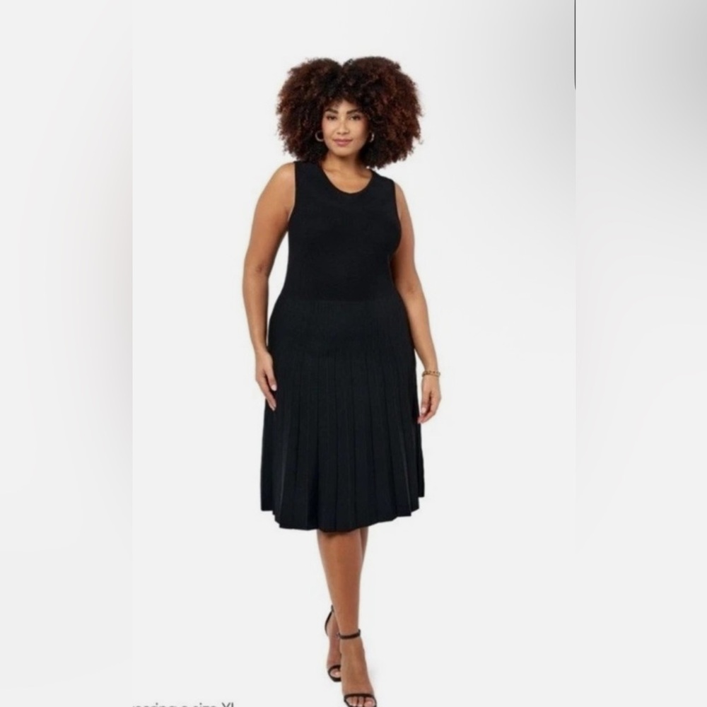 NEW! WOMEN'S EDITED BY REMI BADER SLEEVELESS PLEATED RIB KNIT DRESS!
Size 2X